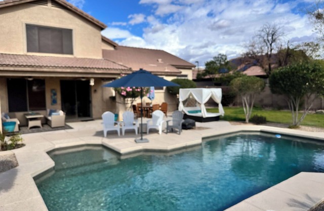 Desert Oasis: 4BD/3BA, Lux Resort Pool in Mesa, AZ