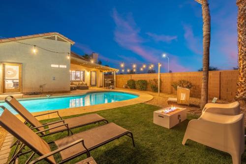 Desert Tails! Most Pet Friendly Pool & Fire Pit