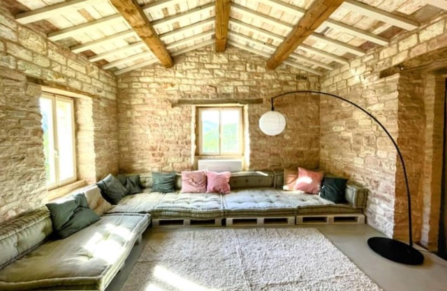 Design-landhaus mit Pool am Furlo-nationalpark