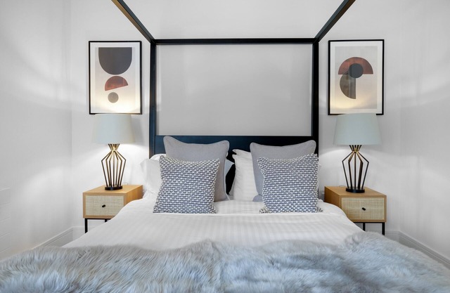 Design-Led Luxurious Townhouse Prime Location W/ Parking