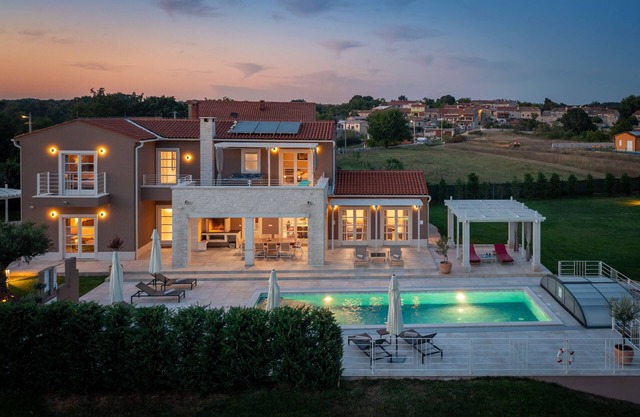 Design Villa Terra ***** con piscina de 48m², jacuzzi, cancha de golf, gimnasio y casa de spa
