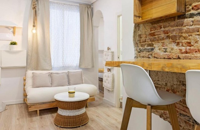 Designer 1 Bedroom Apartment in Chamberí Madrid