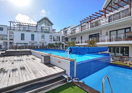 Designer Beachfront Apartment in Big Bay with swimming pool- 2 bedroom, 1 Azure