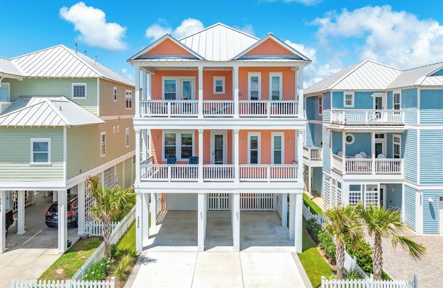 Designer interior, New Const, 4 Decks, Dog Friendly - The Blue Crab