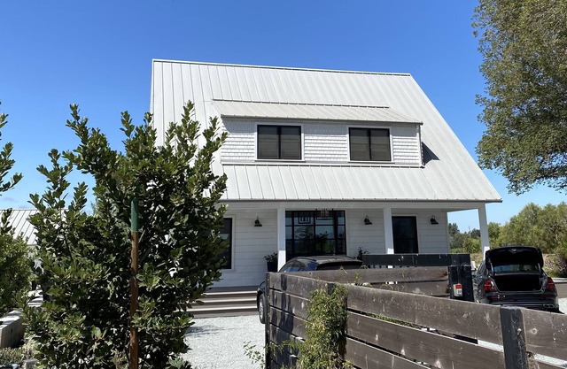 Designer modern farmhouse w pool, barn, bocce, firepit and more