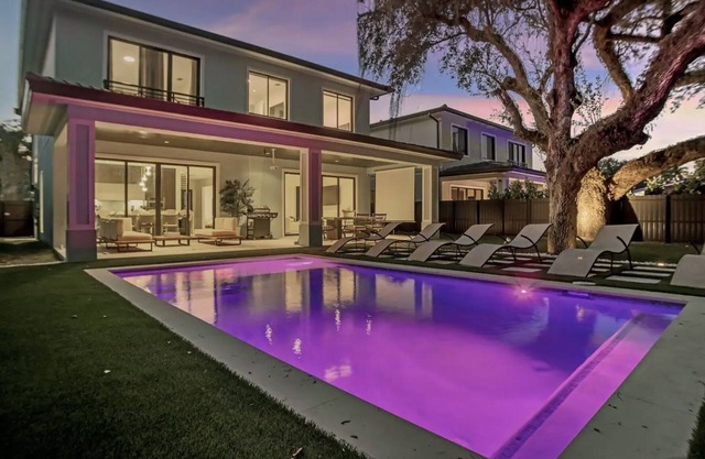 Designer's Dream in FTL-Pool, Theater, Luxurious Pool