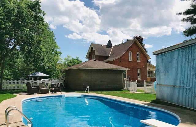 Designer's Stylish & Historic House on Main Street
