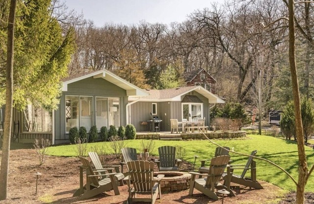 Designers Dream on Lake Geneva - 5 minutes from Fontana boat launch!