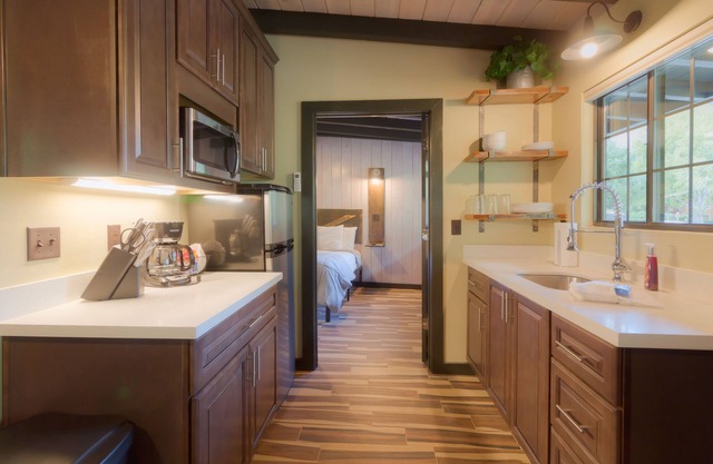 Destination Oak Creek 3 1 Bedroom Apts by RedAwning
