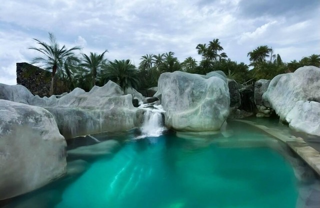 Destino Hotel & Hot Springs Day Pass