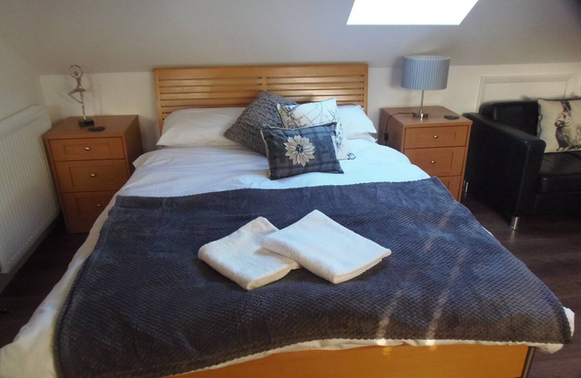 Detached 1st Floor Studio Flat