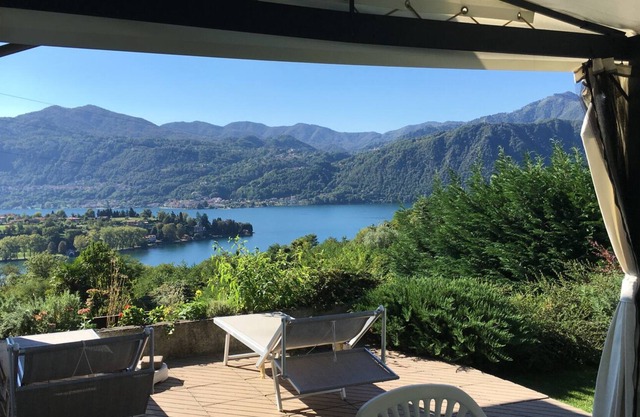 Casa independiente de 2½ habitaciones con una vista gigantesca del lago