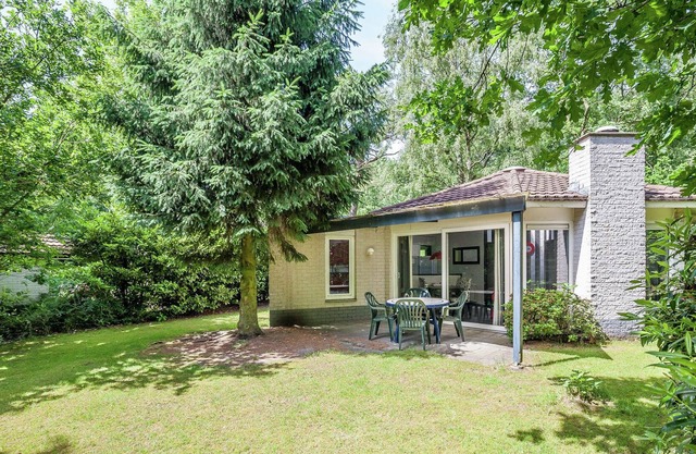 Bungalow independiente en Harderwijk con piscina compartida