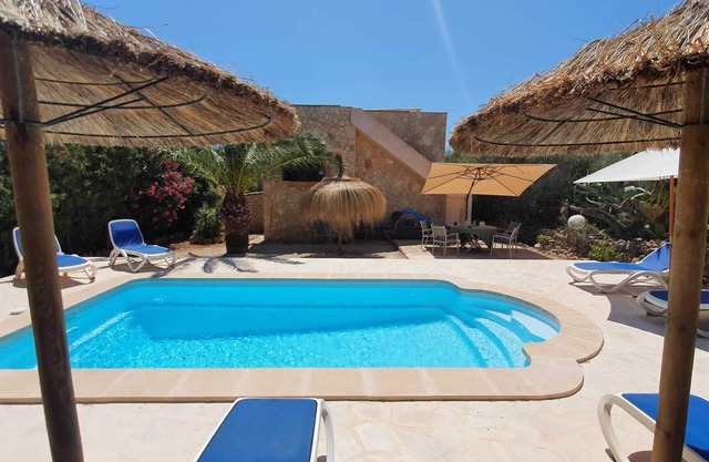 Chalet independiente con piscina