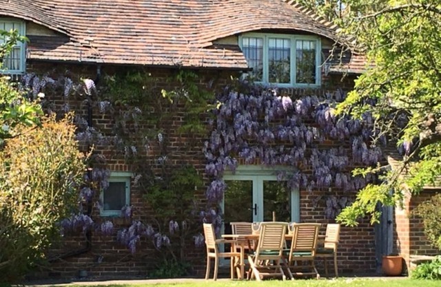 Detached cottage, a stroll from sandy West Wittering Beach
