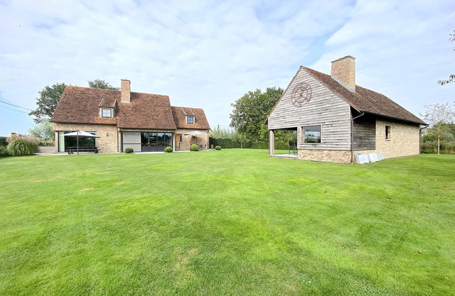 Detached country house with wellness