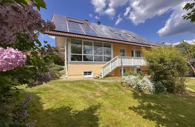 Detached holiday home with terrace and garden