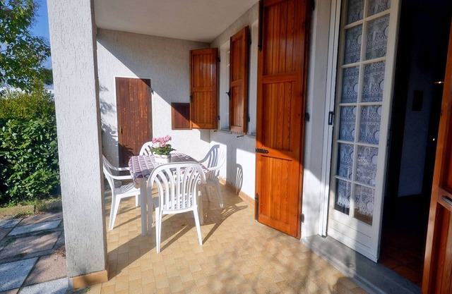 Encantadora villa en planta baja con jardín a pocos pasos del mar en Lido Nations
