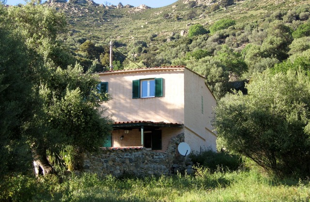 Casa unifamiliar entre mar y montaña