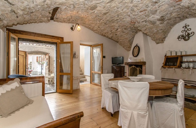 vivienda unifamiliar, con encanto, romántico y tranquilo a pocos pasos de Salo '