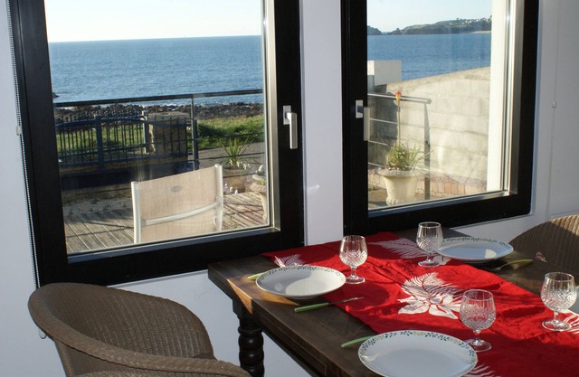 Casa unifamiliar con vistas al mar acceso a la playa para 2 a 4 personas