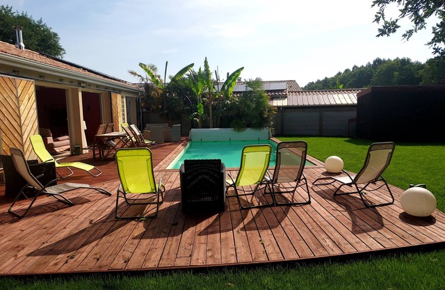 Detached house, heated pool, near beach, lake and forest
