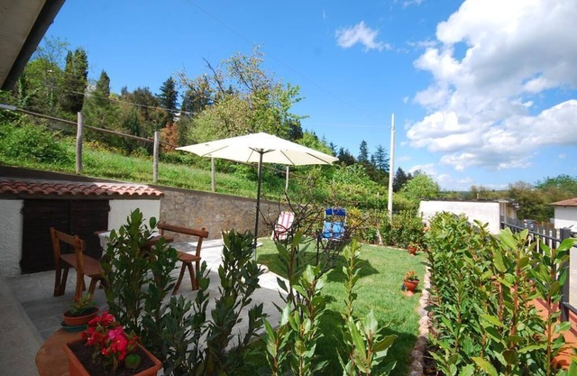 Detached house with garden a few minutes from the abbey of San Galgano
