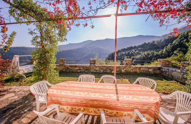 Casa unifamiliar con piscina privada, 20 km de Pisa y 38 de mar. Zona tranquila