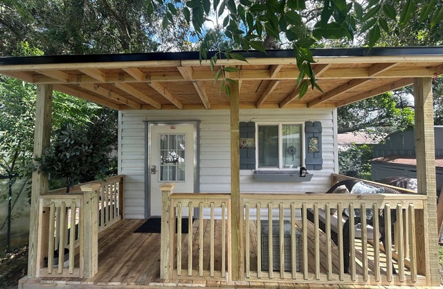 Detached Room with AC in Suburbia.