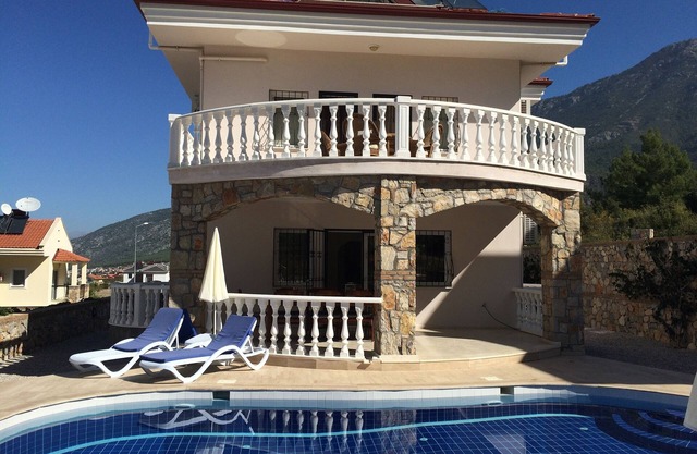 Villa independiente - Piscina privada - Impresionantes vistas a la montaña