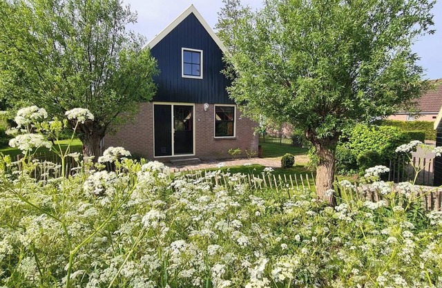 Detached vacation home with lots of Privacy