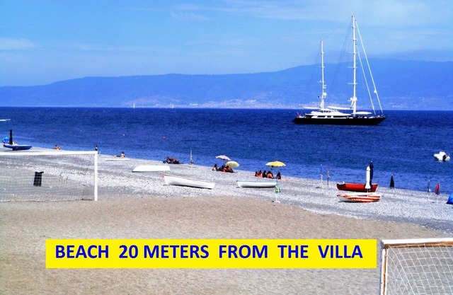Casa individual a 20 metros del mar para estancias y tratamientos de spa cerca de Taormina