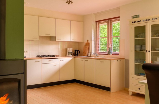 Detached villa for 6 people