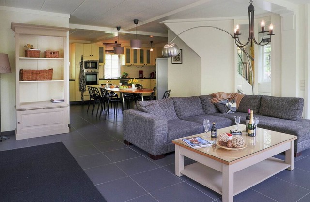 Hermosa Villa con jardín vallado cerca del bosque en Rendeux