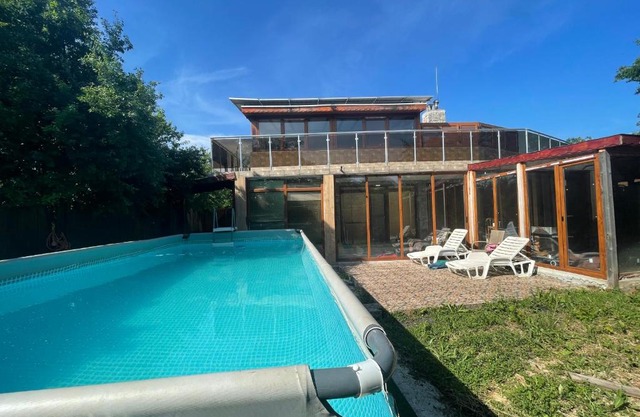 DeTY’s Guest House