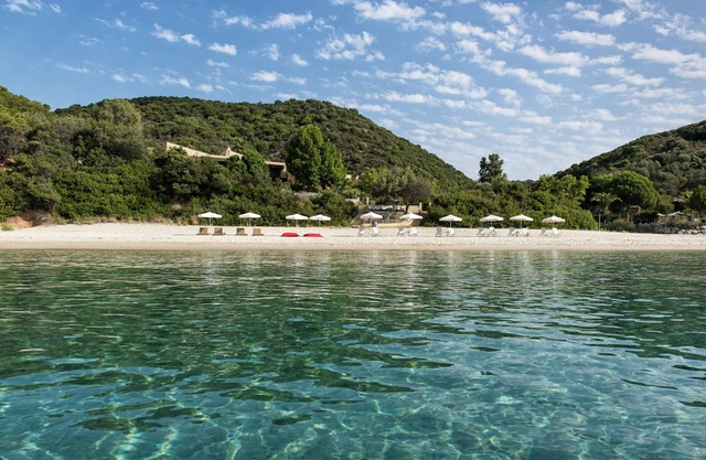 Develikia Private Villa-1, una villa privada contemporánea en un paraíso escondido