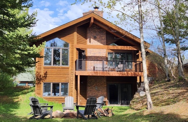 Devil Track Lake Home