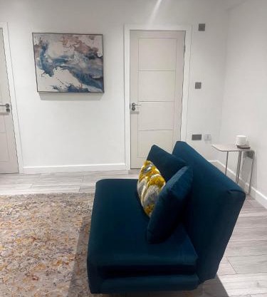Devonshire - Private Bedroom with Bathroom