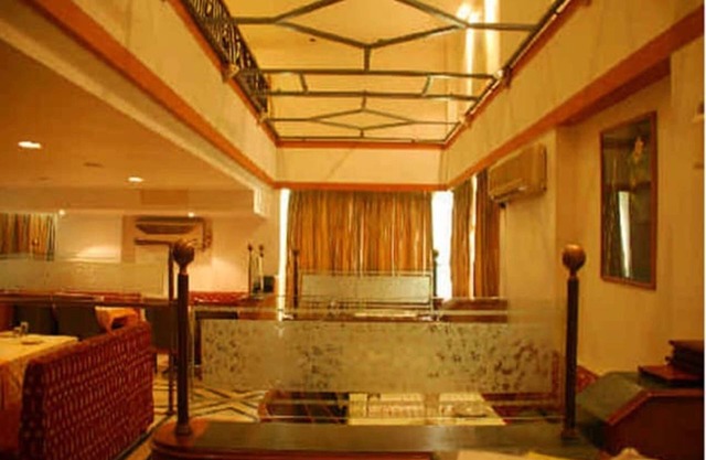 DFRONT Golden Palace