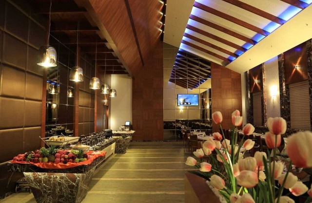 DHAJALAKSHMI SRINIVASAN HOTEL