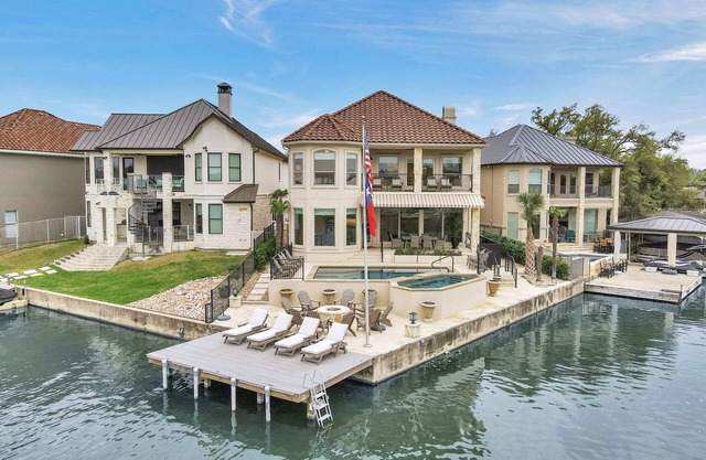 Diagonal Dreams Lake House | Concierge Services