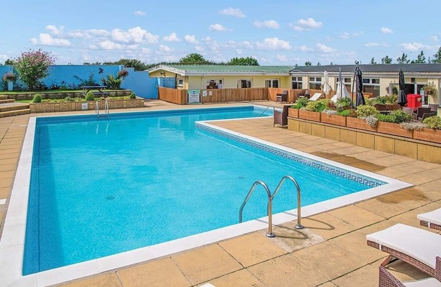Diamond Caravan 3 Sleeps 6 (No Pet)