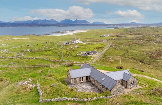 Diamond Cottage Mannin luxurious spacious property