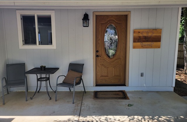 Diamond D Fully Furnished 1 Bedroom Guest House