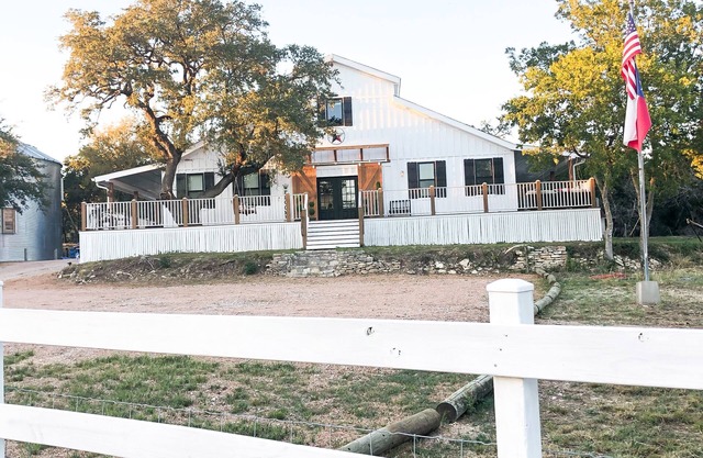 Diamond in the Rough. Barn built in a modern twist