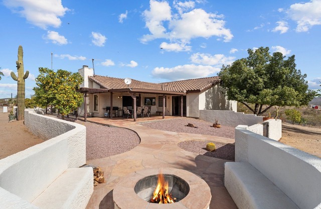 Diamondback Ranch- Horse Stalls Inc! /RV Hook ups