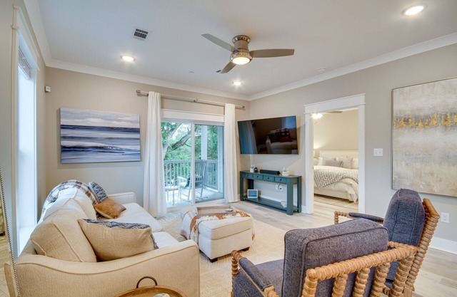 Diamondhead Retreat w/ Deck, Pool & Golf!