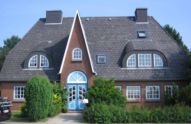 Die Ferienwohnung ist 54 qm Groß, Hell und Freundlich Eingerichtet mit Fenstern zu Drei Seiten des Hauses