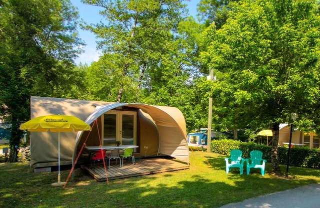 Camping La Draille - Bungalow de lona Le Petit Château 3 habitaciones 4 personas