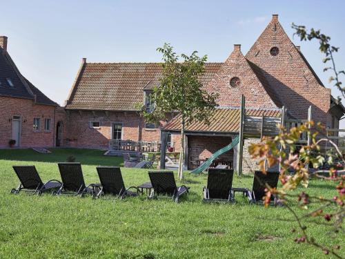 Diksmuide Mansion with Games